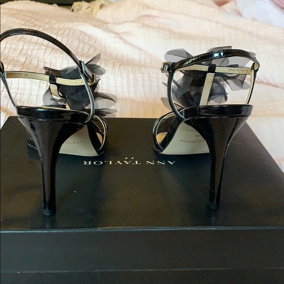 NWT Ann Taylor Cameron Bloom Sandal - Picture 4 of 7